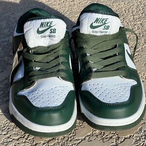 RARE! Brand New NIKE SB low Dunks Premium Skate Shoes - Size 8